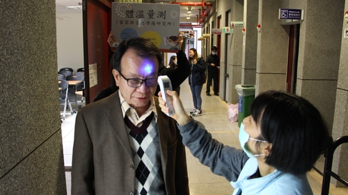 防疫體溫量測林本炫院長(另開新視窗/jpg檔)圖片