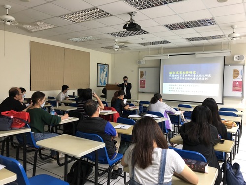 同學與講師互動(另開新視窗/jpg檔)圖片