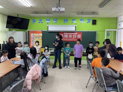 一人一句客家棚頭「問卜」邊說邊笑好有趣(另開新視窗/jpg檔)圖片