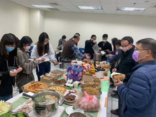 一起享用美食(另開新視窗/jpg檔)圖片