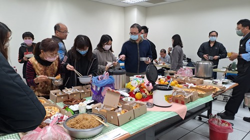 用餐(另開新視窗/jpg檔)圖片