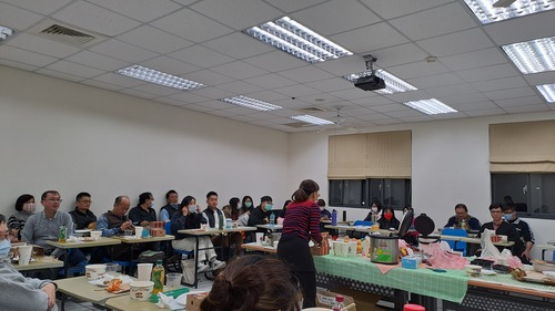 同學們與師長入座(另開新視窗/jpg檔)圖片
