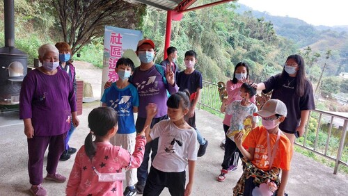 來跳舞-伯公伯婆(另開新視窗/jpg檔)圖片