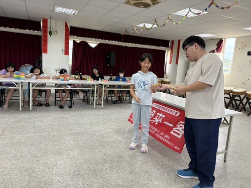 03客語說唱的架式、神情、語調也是演出的關鍵(另開新視窗/jpg檔)圖片