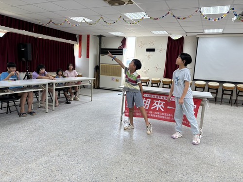 07不斷的練習還互相叮嚀，希望上場不會出差錯(另開新視窗/jpg檔)圖片