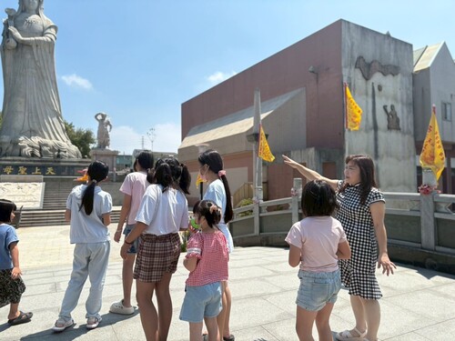 10聽完導覽及媽祖的故事，大家都想尋找五龍宮的5條龍脈(另開新視窗/jpg檔)圖片