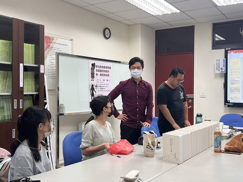 授課教師介紹講師(另開新視窗/jpg檔)圖片