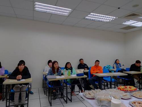 師長與同學入座(另開新視窗/jpg檔)圖片