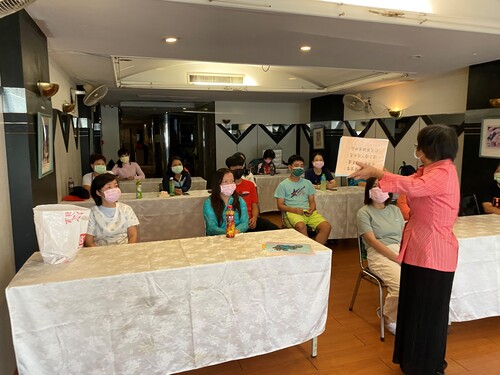 講師活潑生動的基本看護醫用客語(另開新視窗/jpg檔)圖片