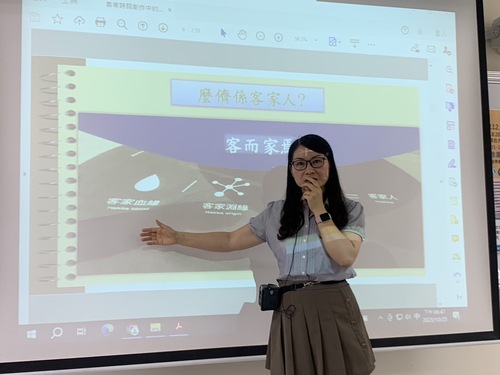 徐熏娸講師說明創作發想重點(另開新視窗/jpg檔)圖片